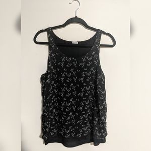 Flowy layered tank